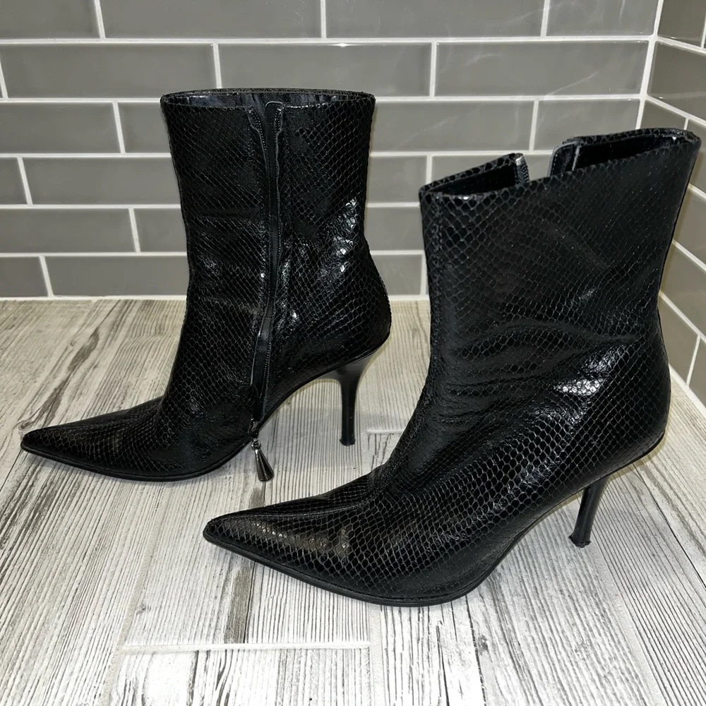 Linea Paolo black leather pointed toe bootie size 8.5 - Picture 2 of 14